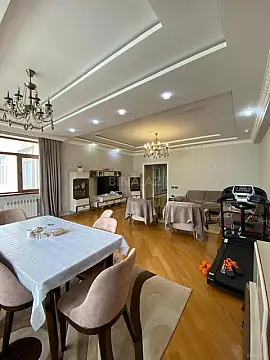 Satılır 3 otaqlı mənzil 155 m²