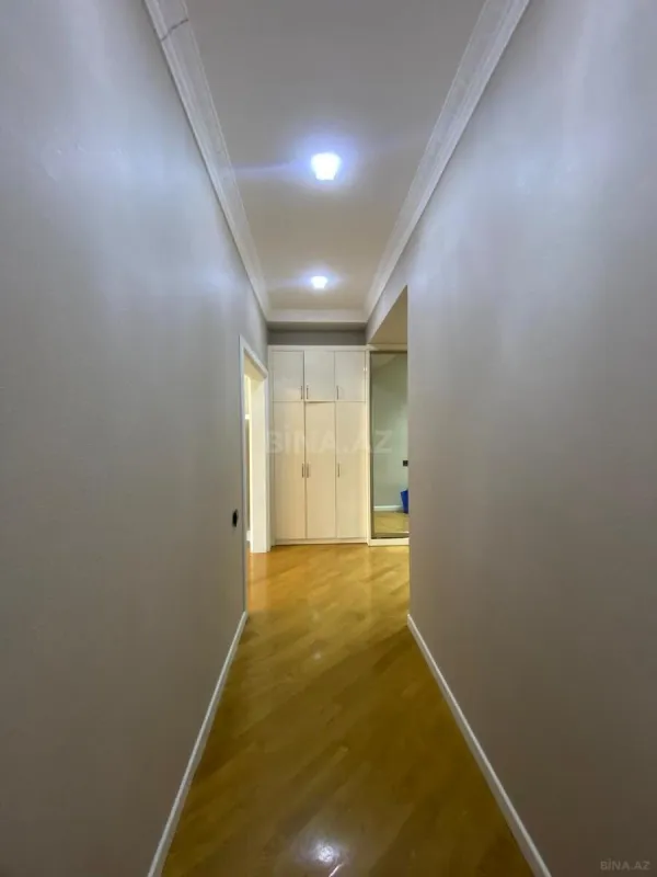 Satılır 3 otaqlı mənzil 155 m²