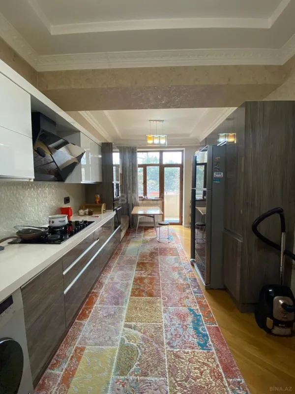 Satılır 3 otaqlı mənzil 155 m²