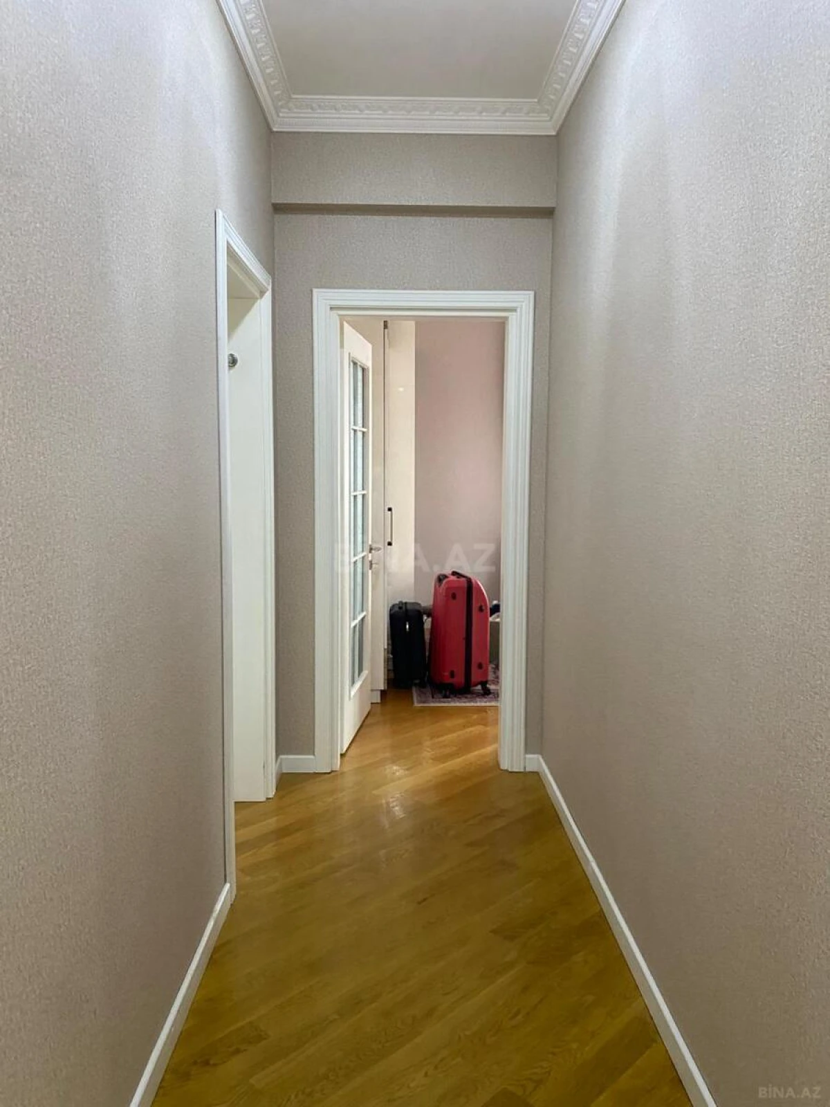 Satılır 3 otaqlı mənzil 155 m²