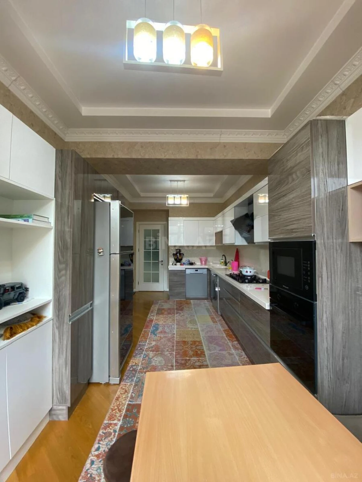 Satılır 3 otaqlı mənzil 155 m²