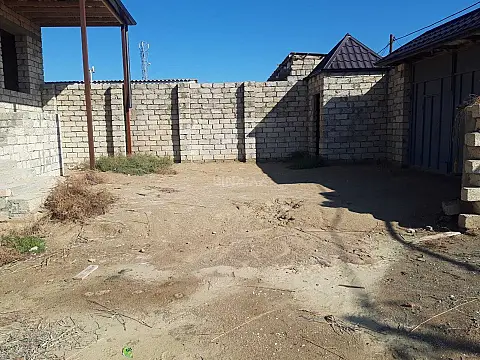 Satılır 4 otaqlı həyət evi 130 m²