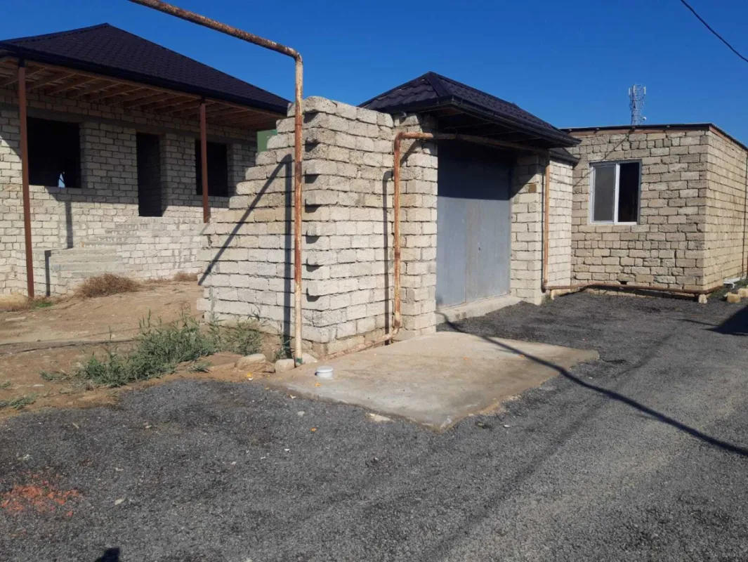 Satılır 4 otaqlı həyət evi 130 m²