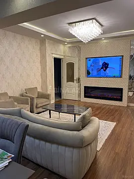 Kirayə verilir 5 otaqlı mənzil 200 m²