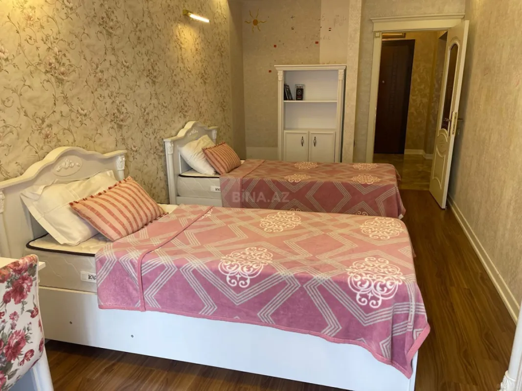 Kirayə verilir 5 otaqlı mənzil 200 m²