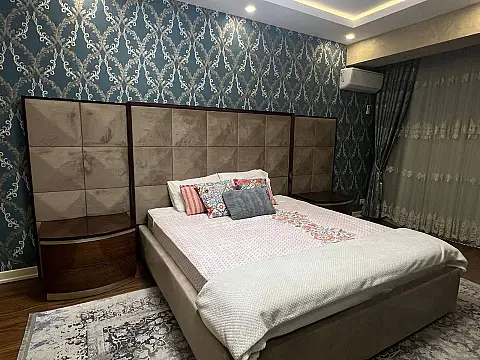 Kirayə verilir 5 otaqlı mənzil 200 m²