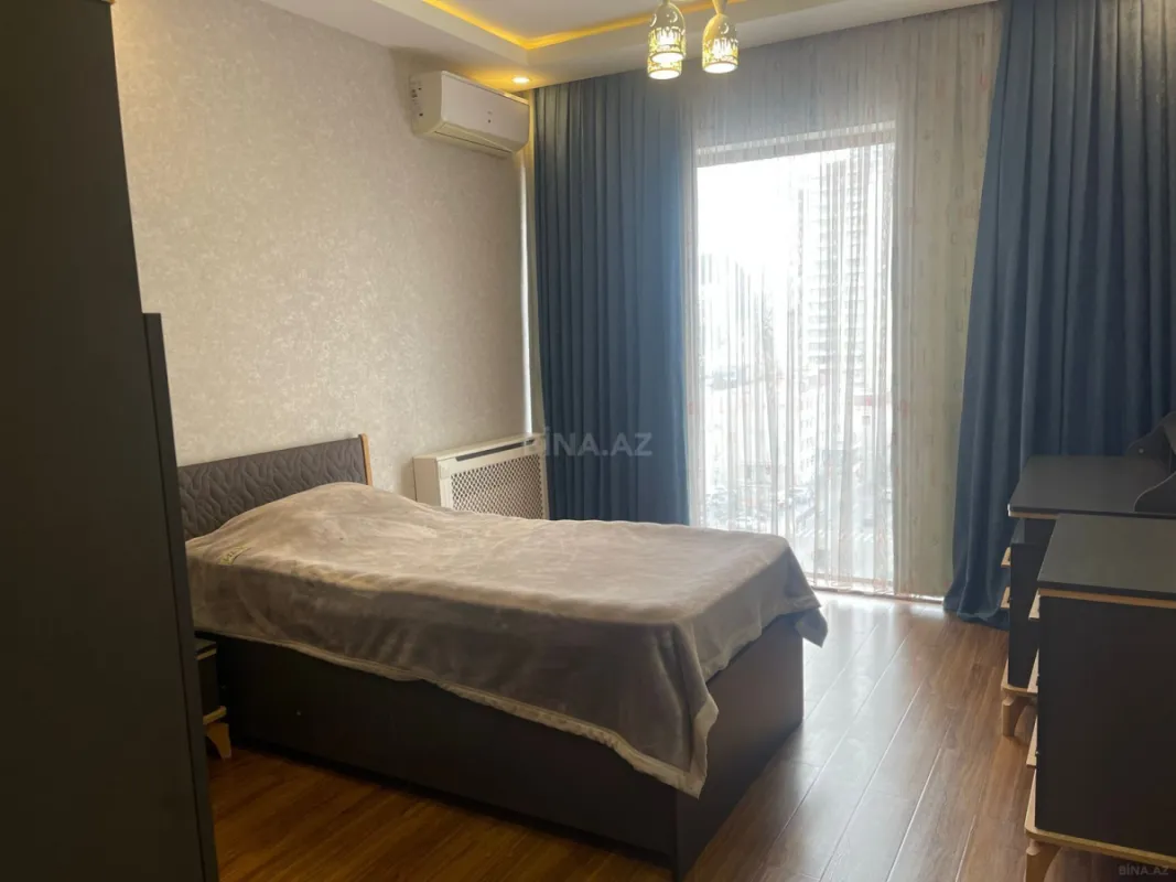 Kirayə verilir 5 otaqlı mənzil 200 m²