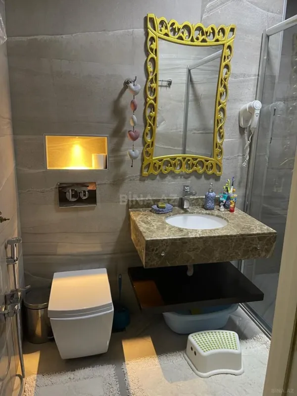 Kirayə verilir 5 otaqlı mənzil 200 m²