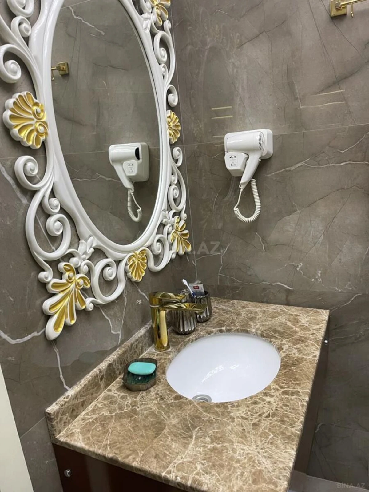 Kirayə verilir 5 otaqlı mənzil 200 m²