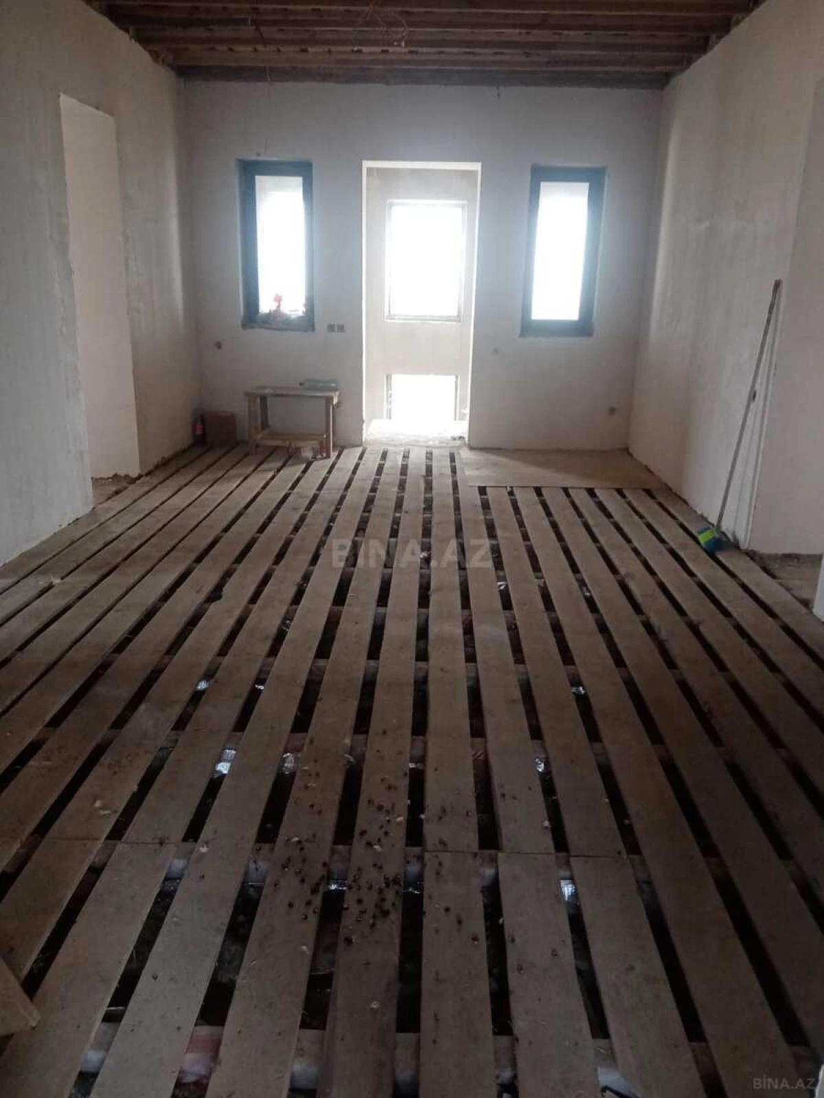 Satılır 6 otaqlı həyət evi 240 m²