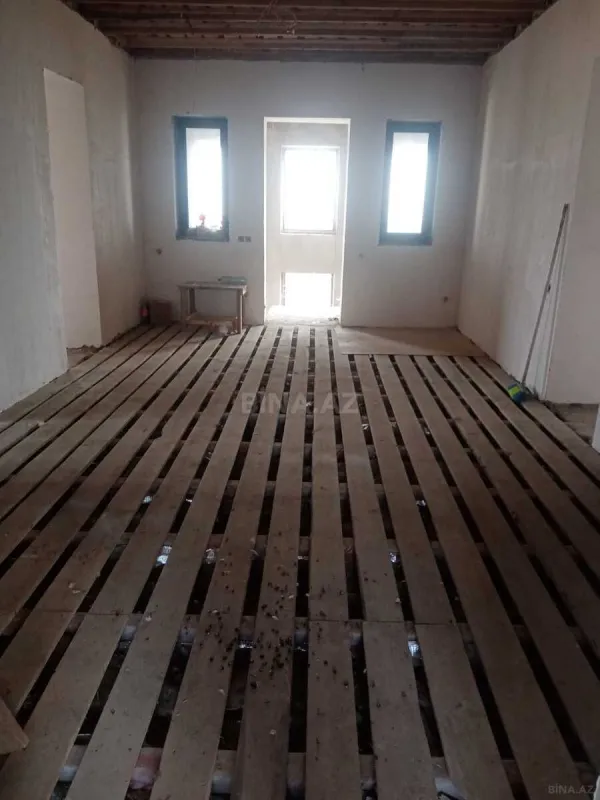 Satılır 6 otaqlı həyət evi 240 m²