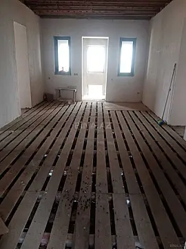 Satılır 6 otaqlı həyət evi 240 m²