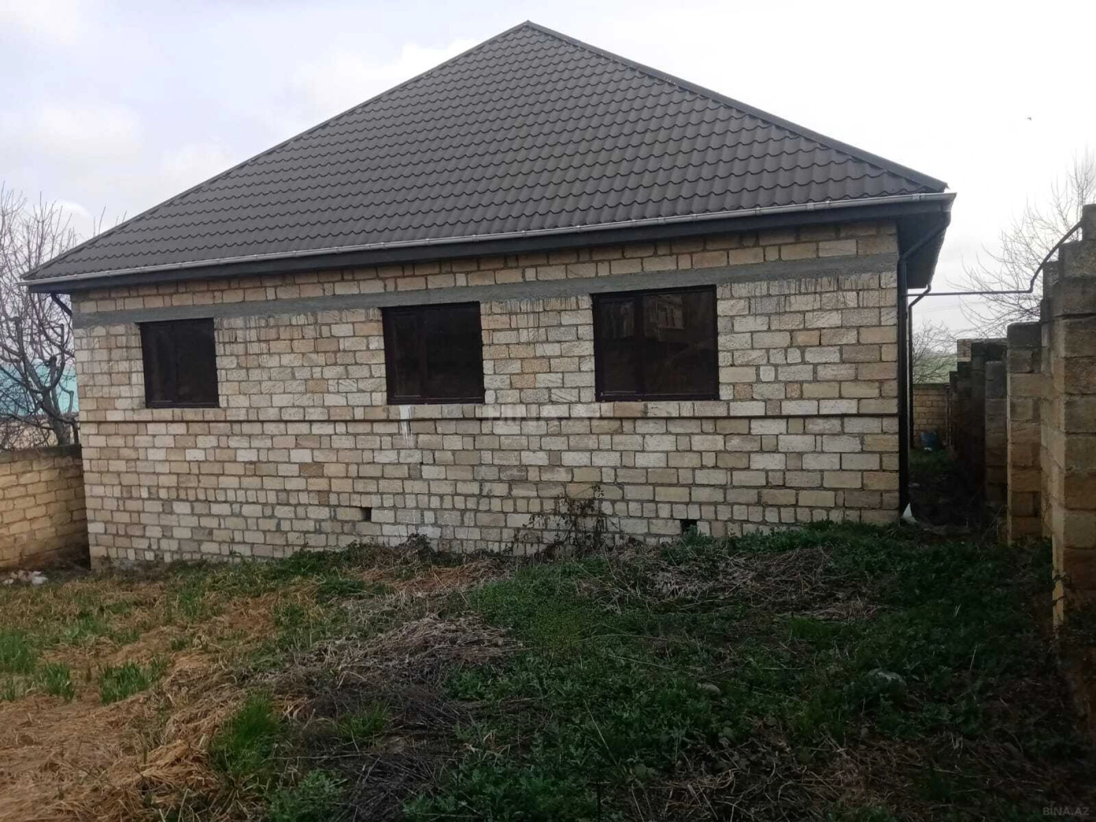 Satılır 6 otaqlı həyət evi 240 m²