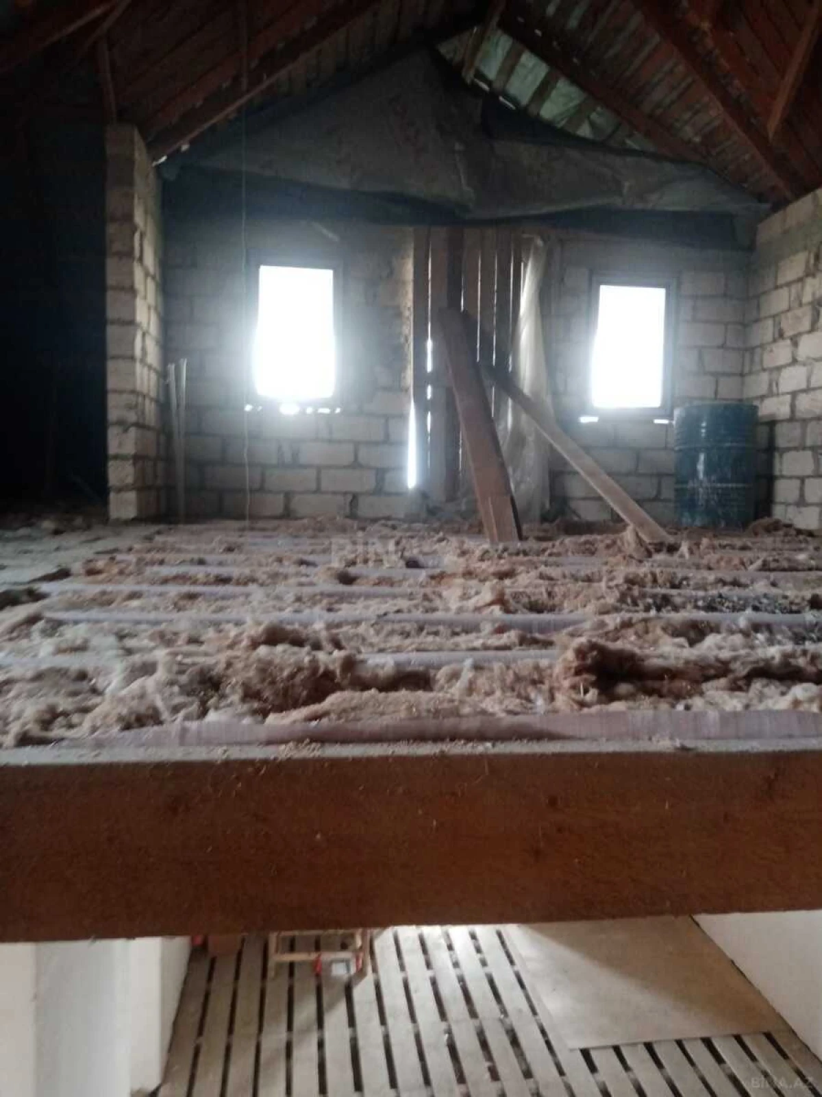 Satılır 6 otaqlı həyət evi 240 m²