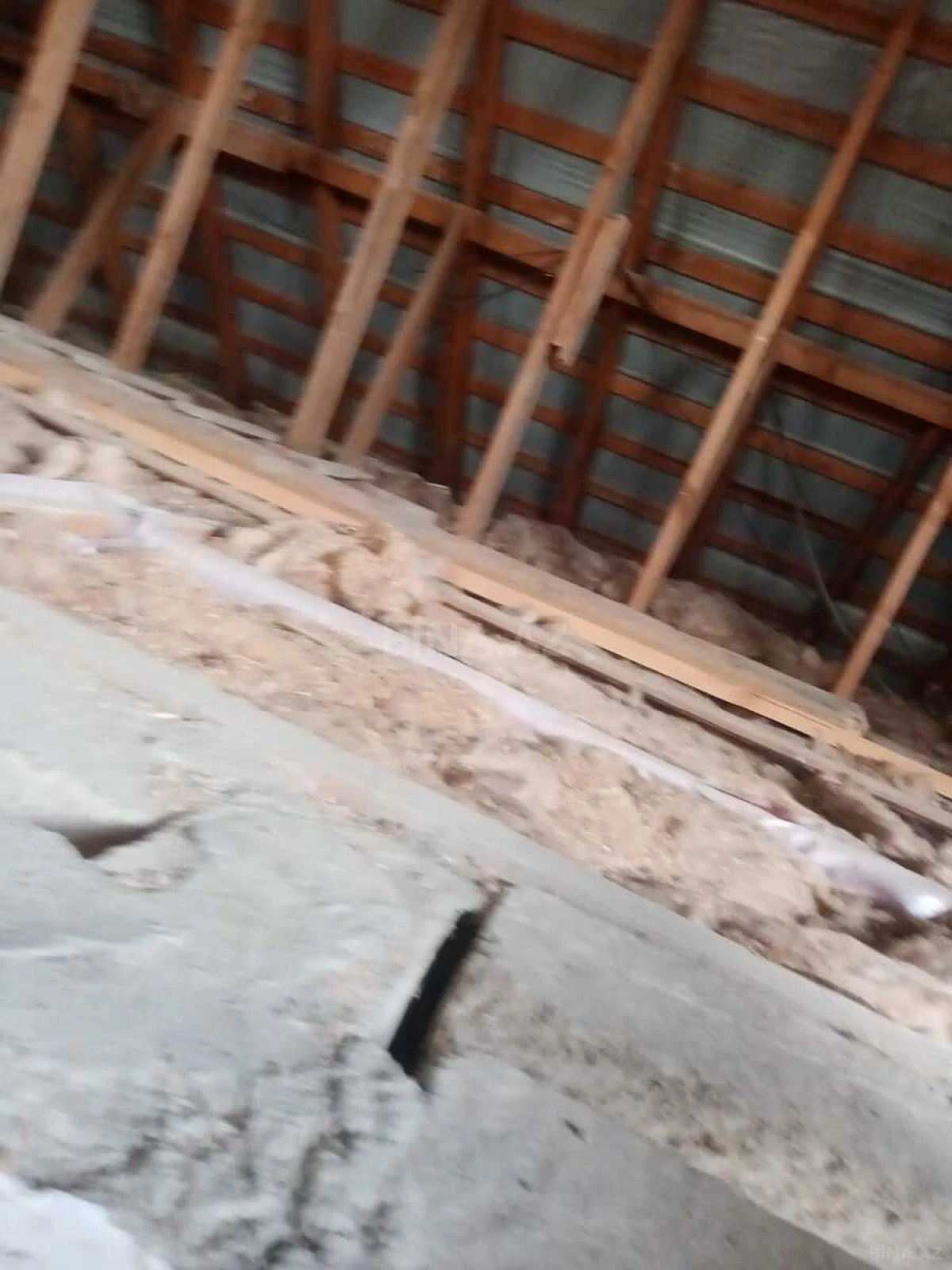 Satılır 6 otaqlı həyət evi 240 m²