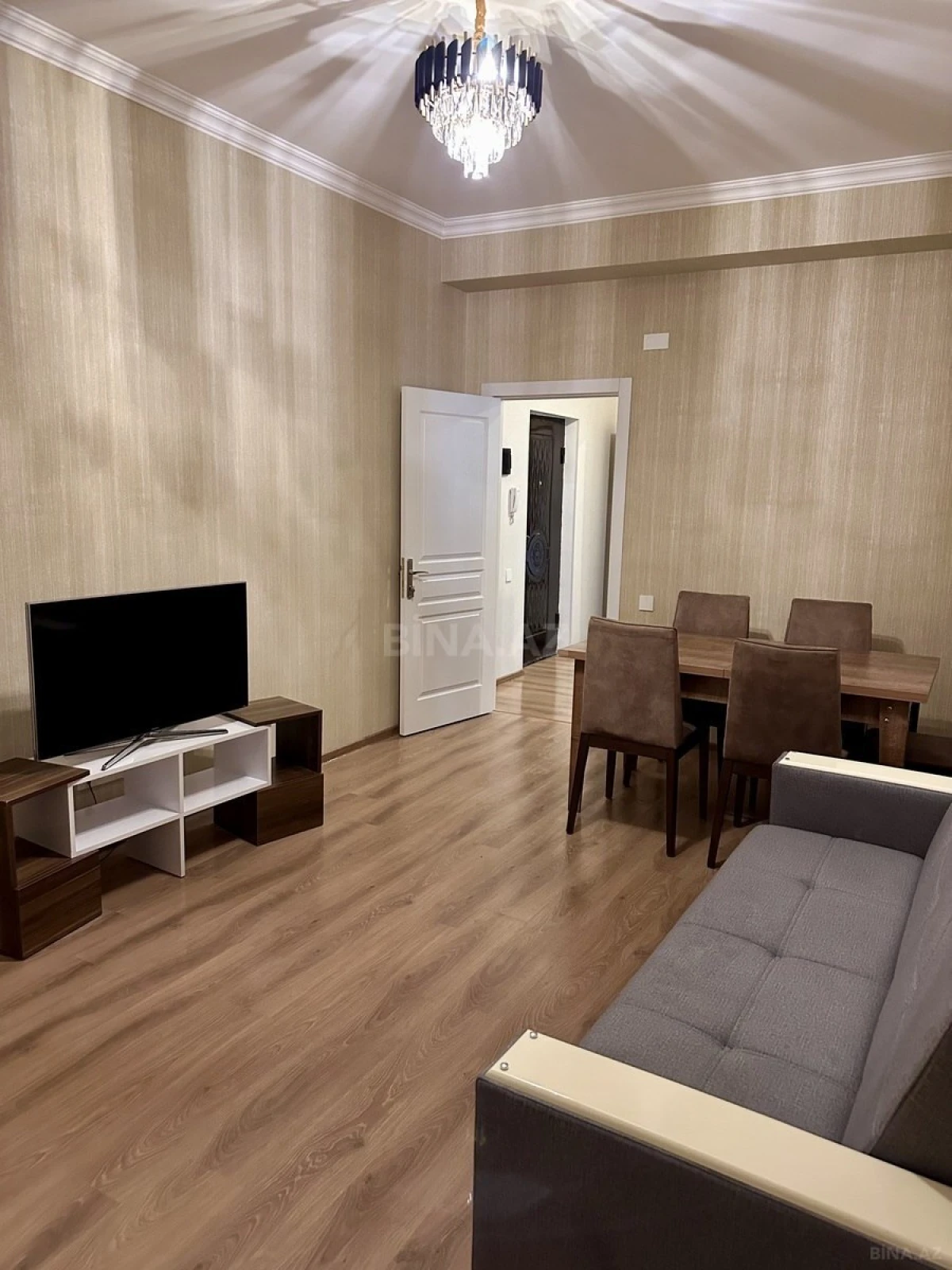 Kirayə verilir 2 otaqlı mənzil 72 m²