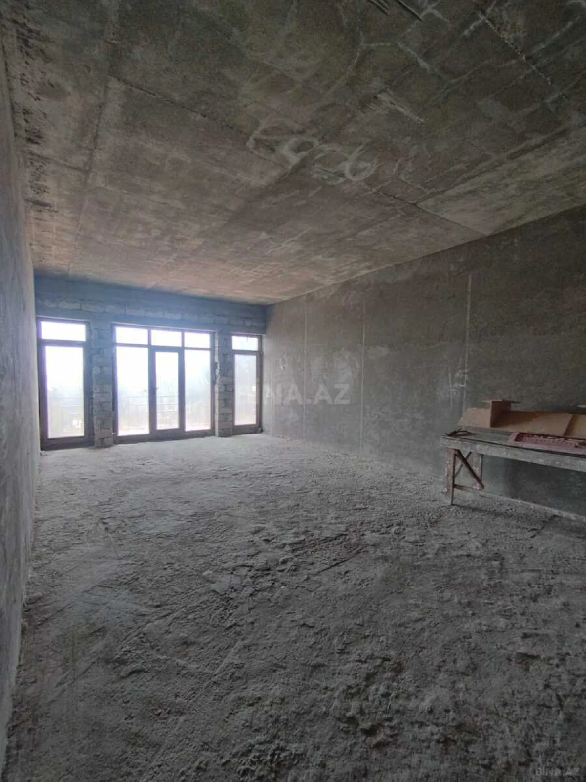 Satılır 2 otaqlı mənzil 95 m²