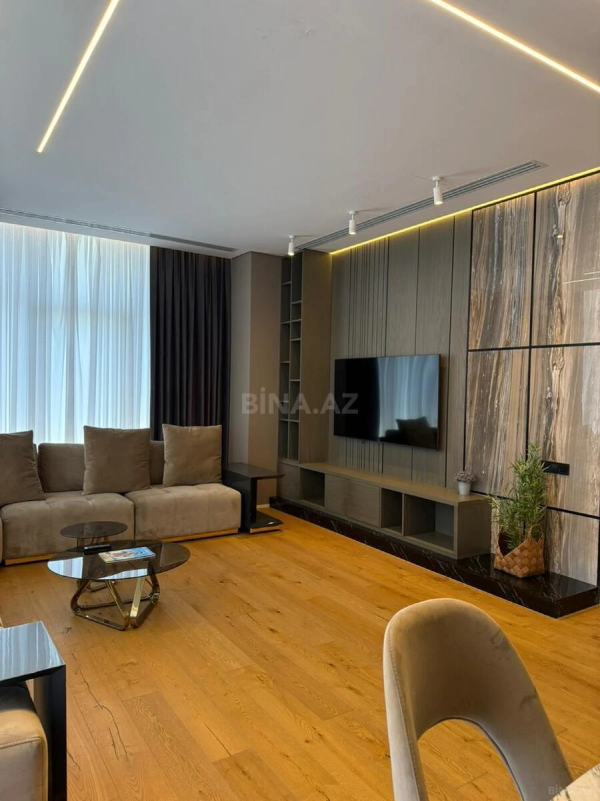Kirayə verilir 3 otaqlı mənzil 145 m²