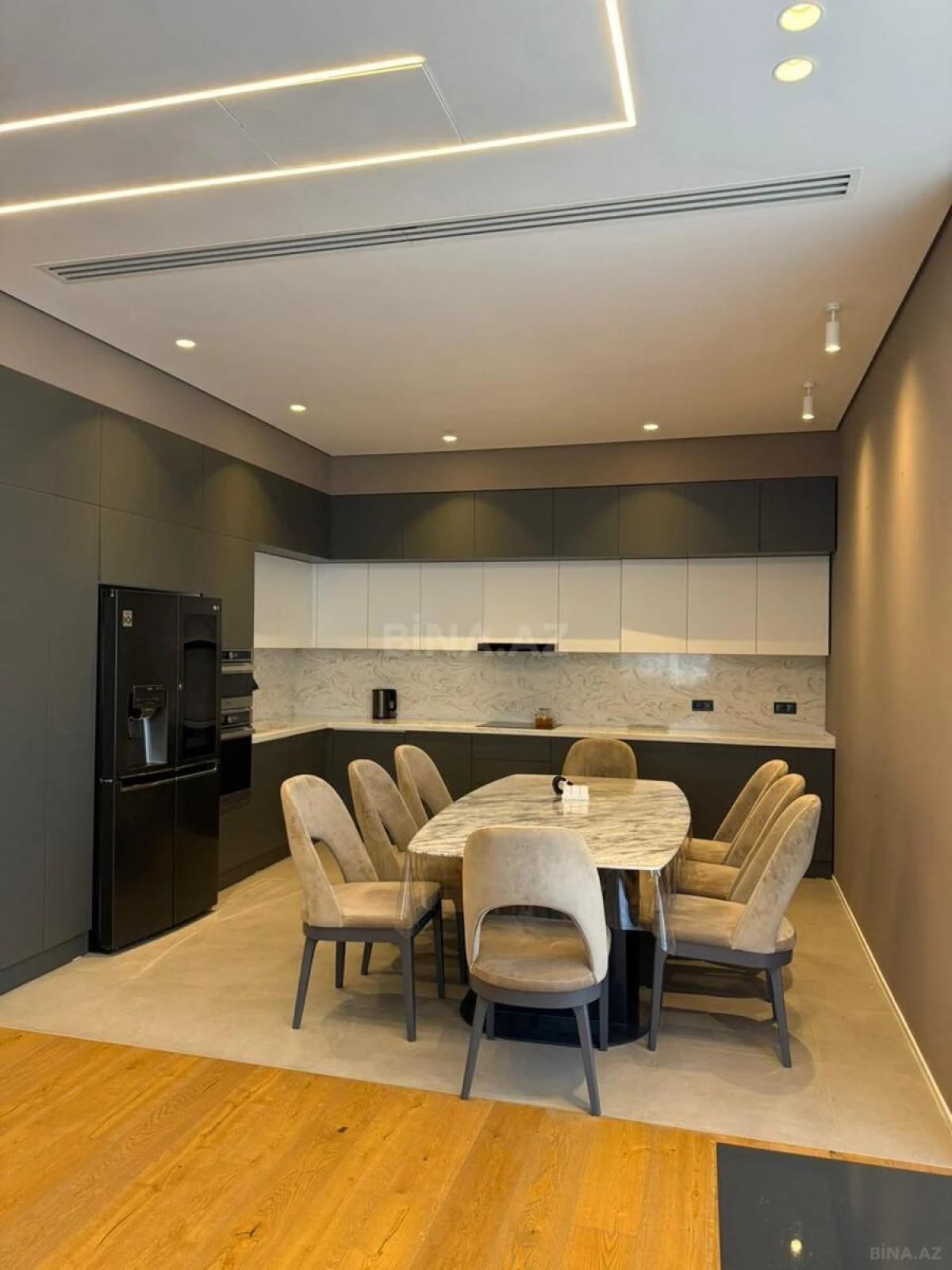 Kirayə verilir 3 otaqlı mənzil 145 m²