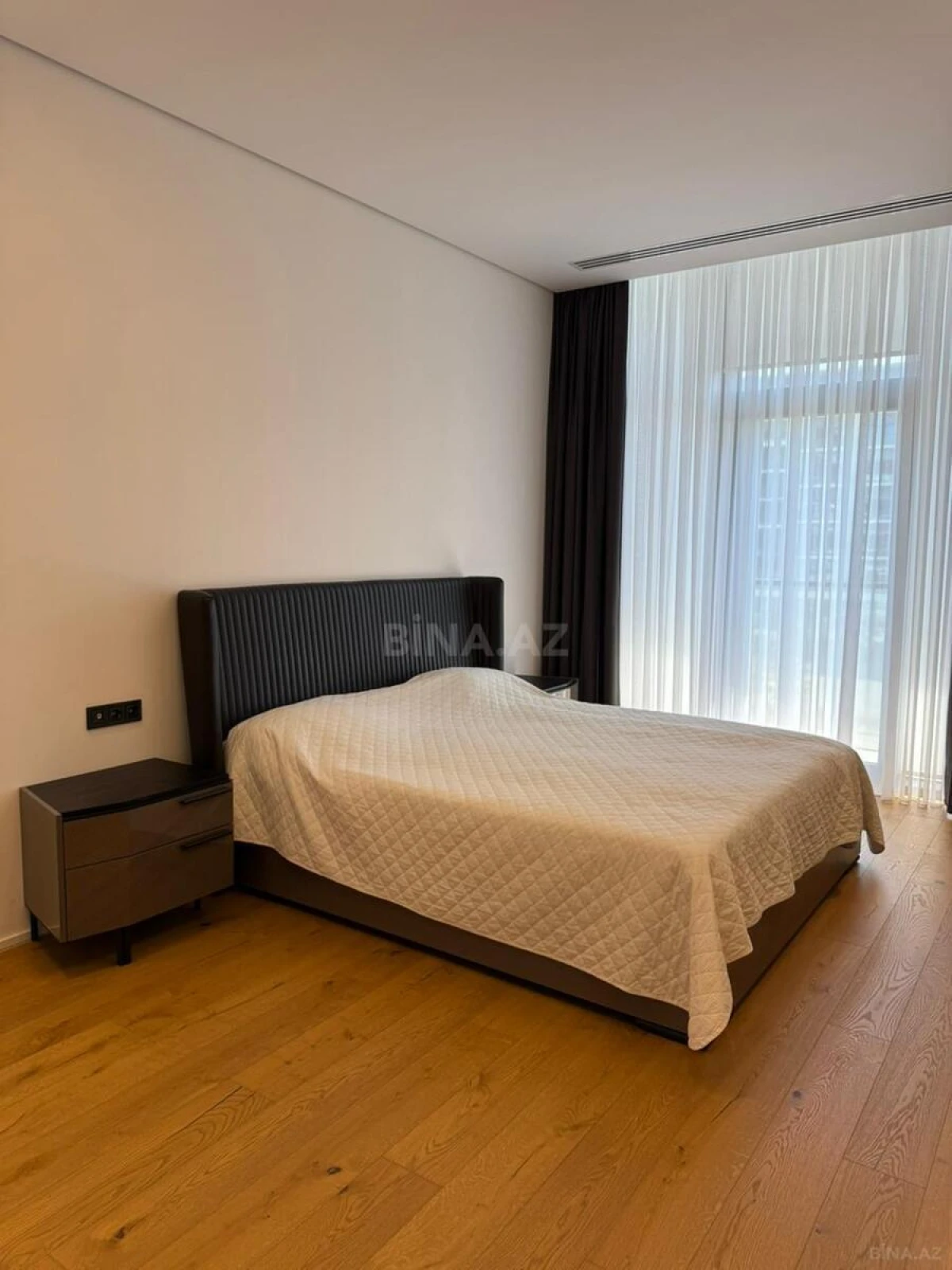 Kirayə verilir 3 otaqlı mənzil 145 m²
