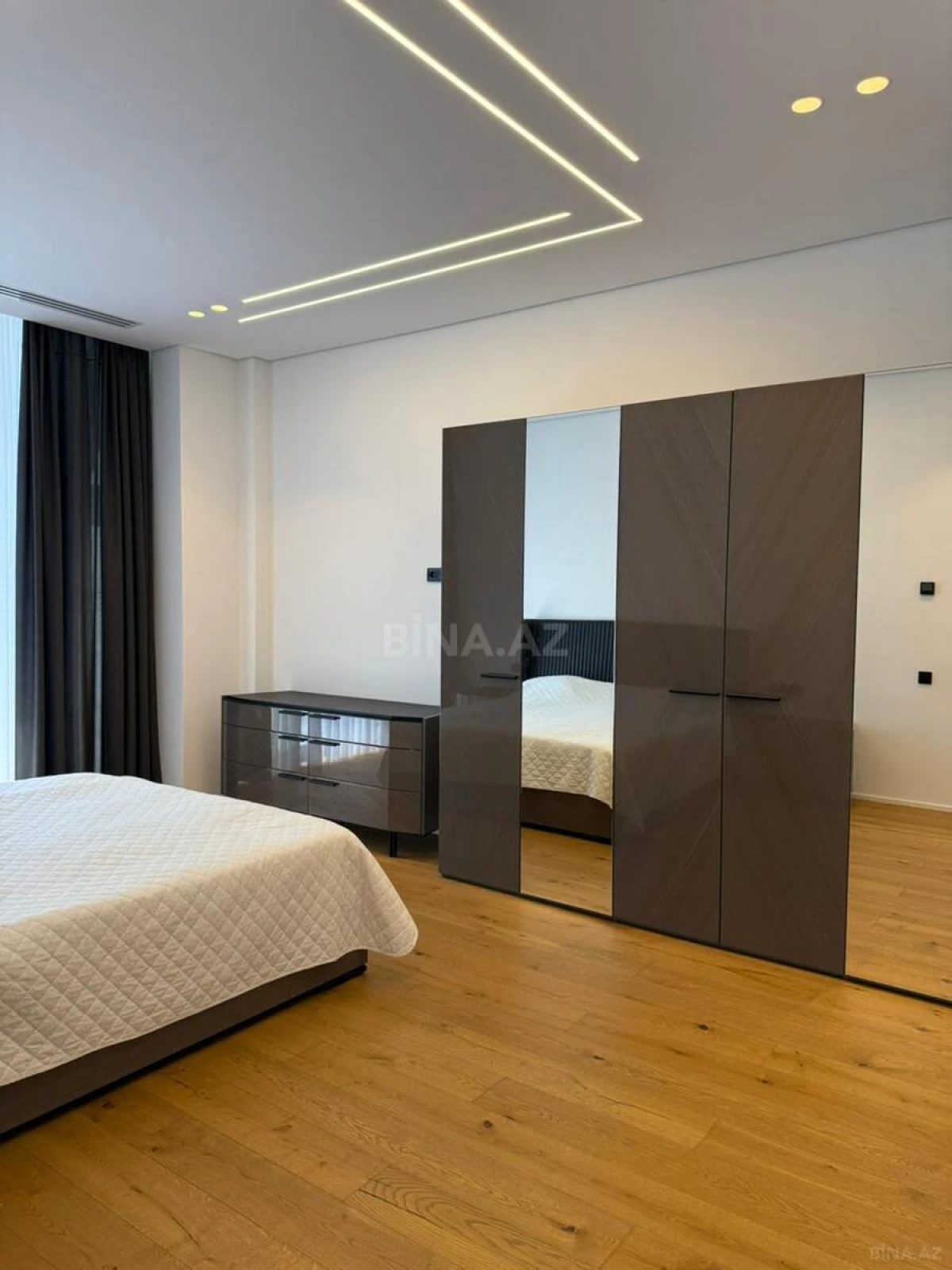 Kirayə verilir 3 otaqlı mənzil 145 m²