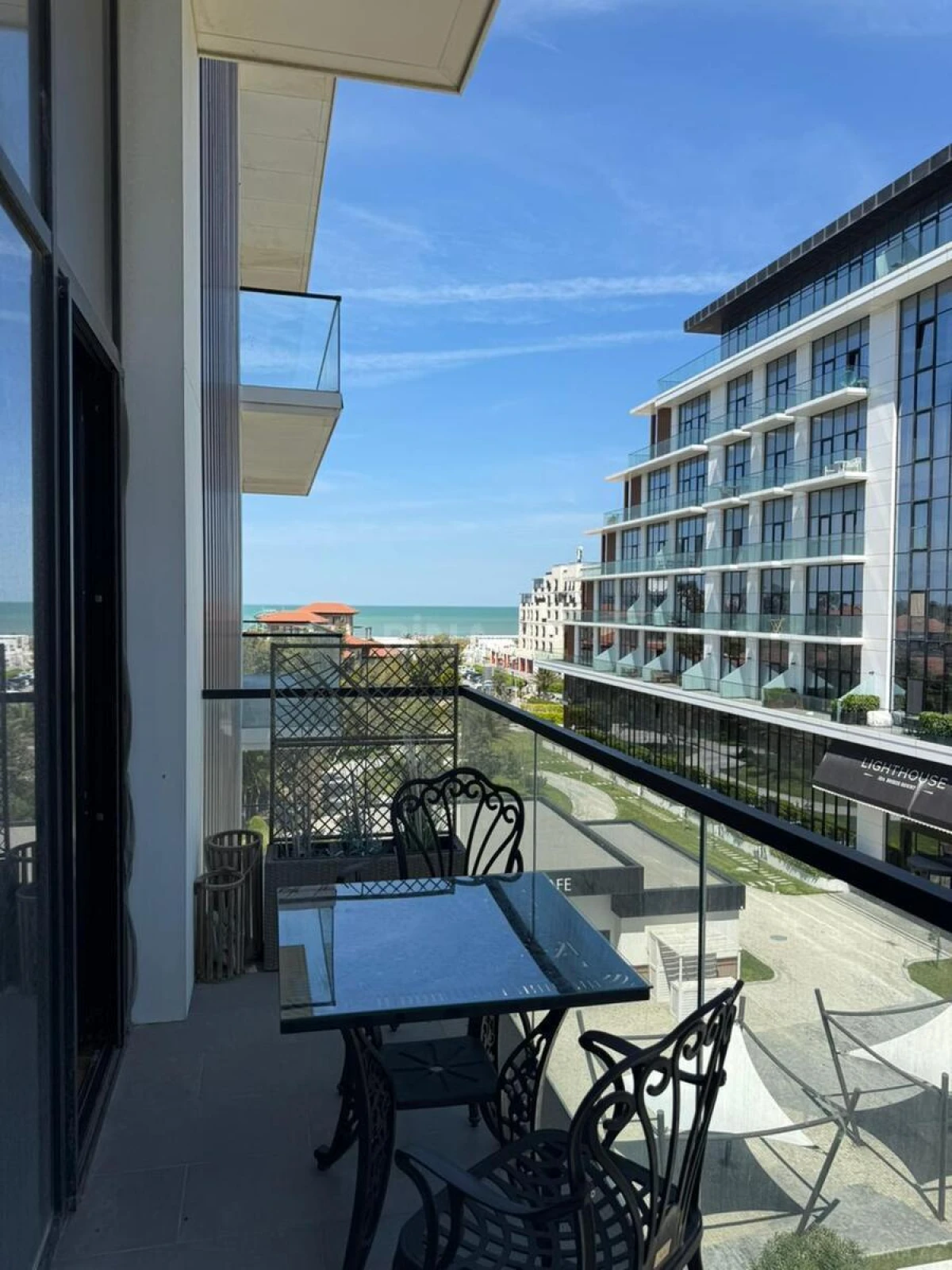 Kirayə verilir 3 otaqlı mənzil 145 m²