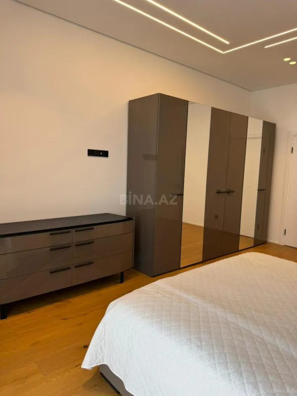 Kirayə verilir 3 otaqlı mənzil 145 m²