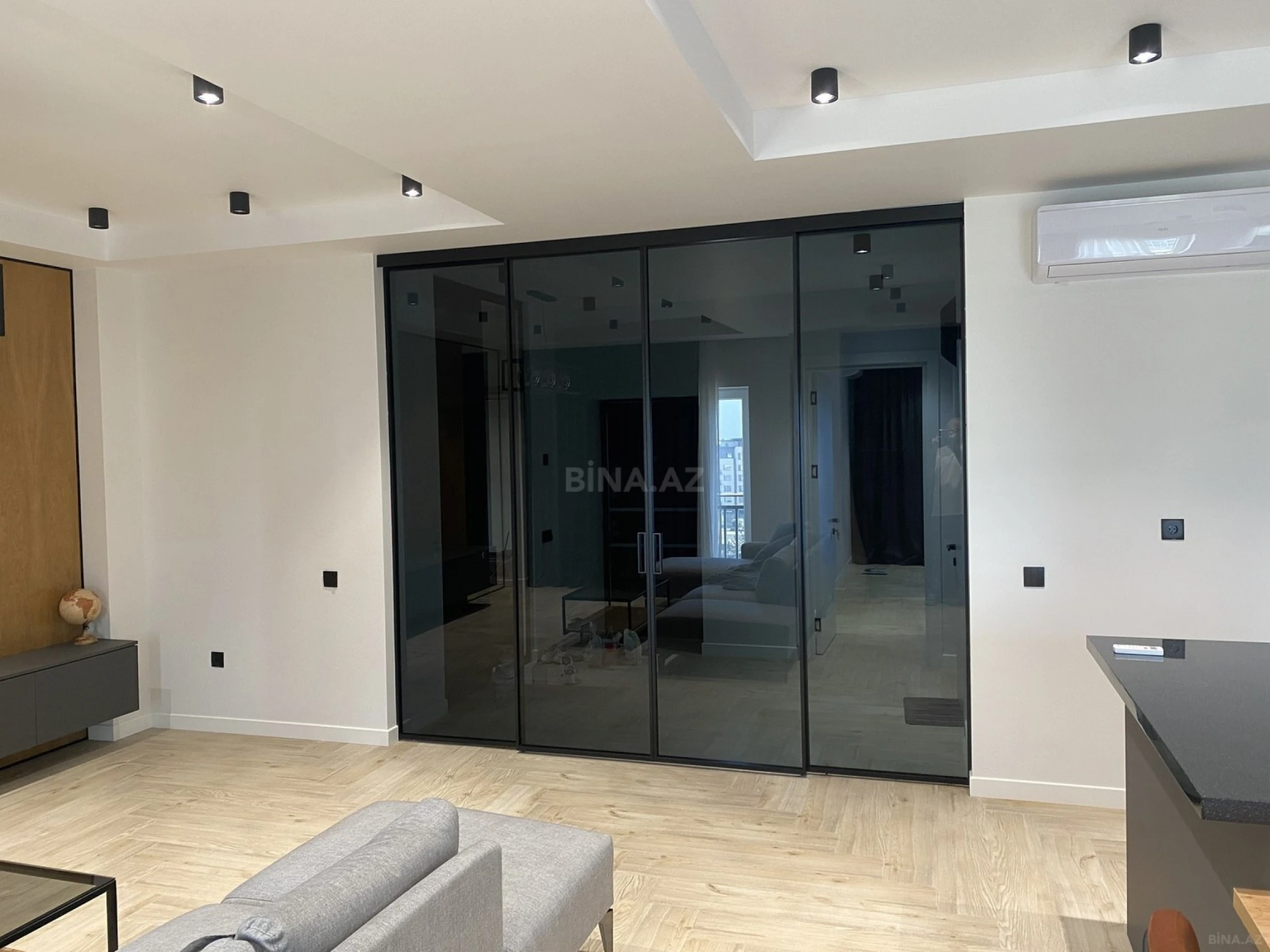 Kirayə verilir 2 otaqlı mənzil 90 m²