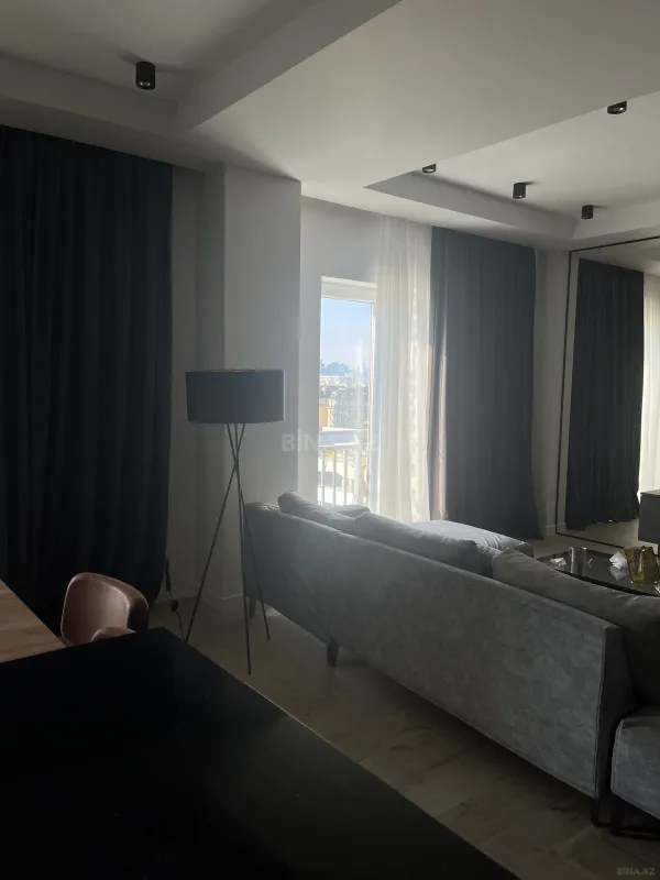 Kirayə verilir 2 otaqlı mənzil 90 m²
