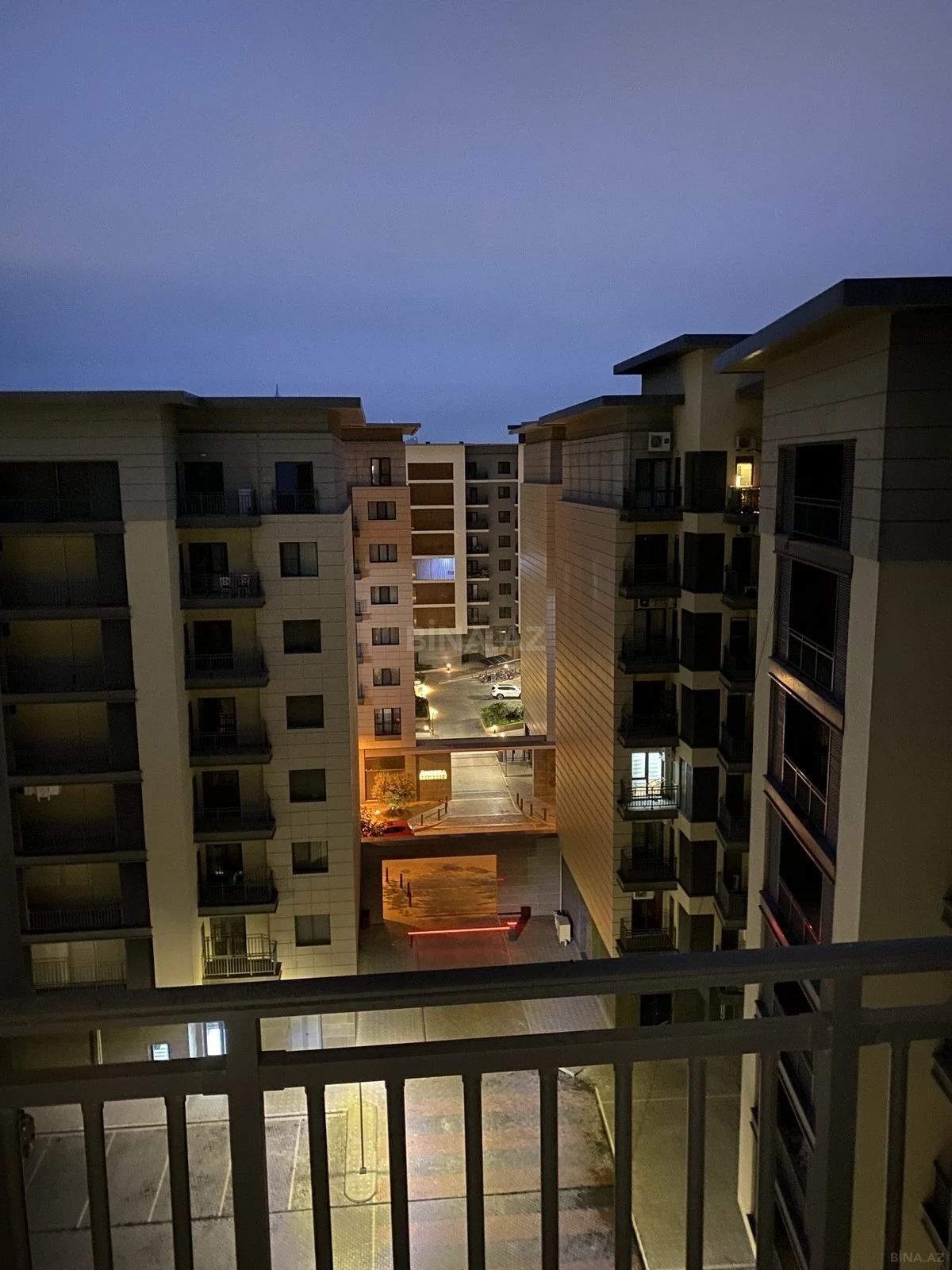 Kirayə verilir 2 otaqlı mənzil 90 m²