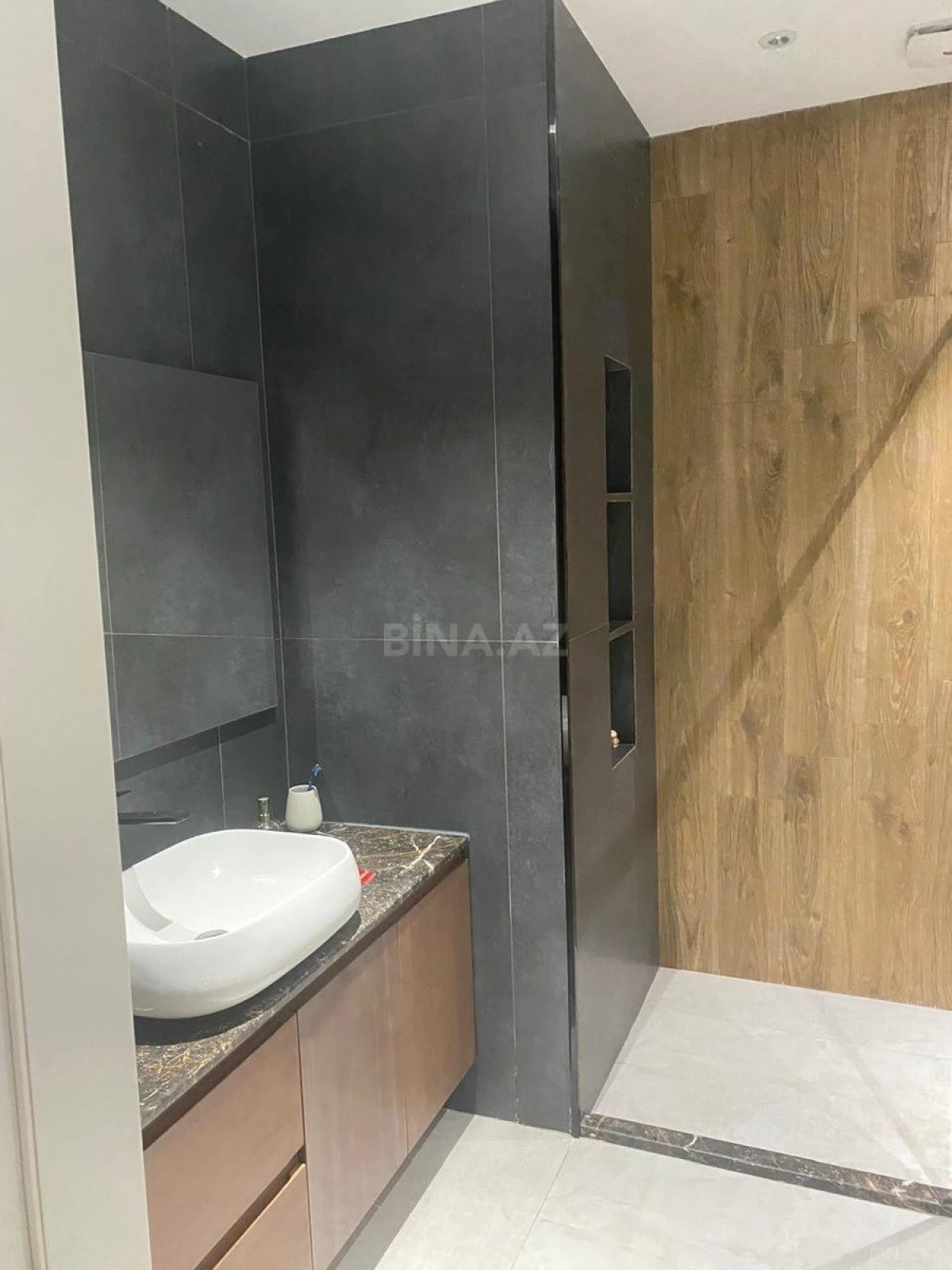 Kirayə verilir 2 otaqlı mənzil 90 m²