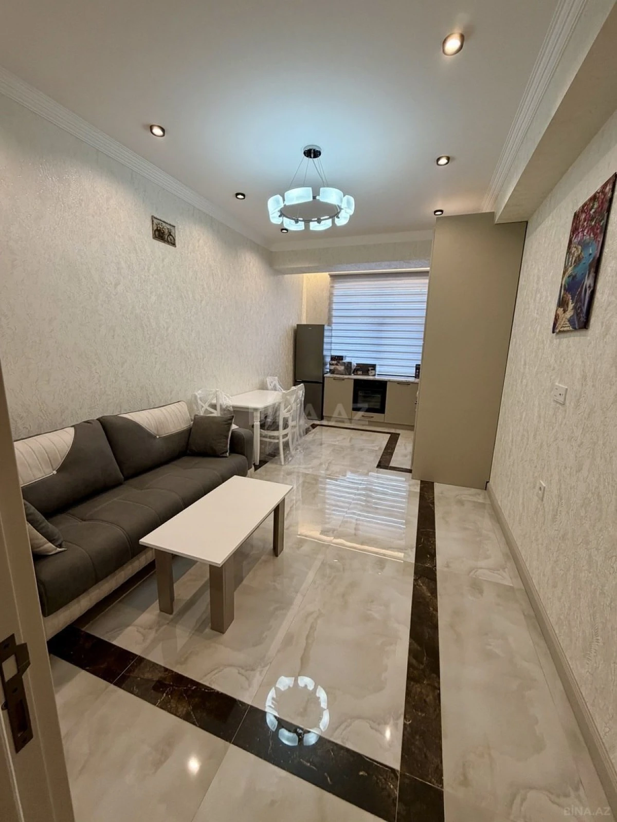 Kirayə verilir 2 otaqlı mənzil 85 m²