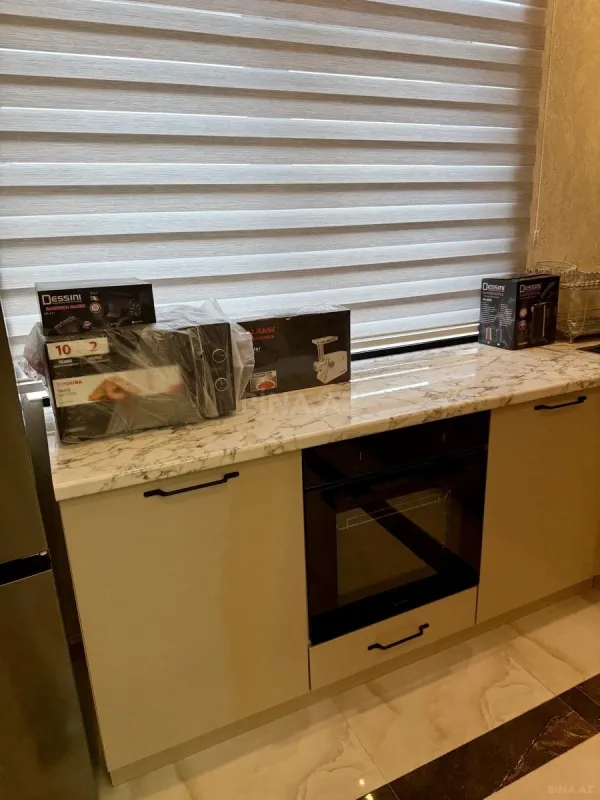 Kirayə verilir 2 otaqlı mənzil 85 m²