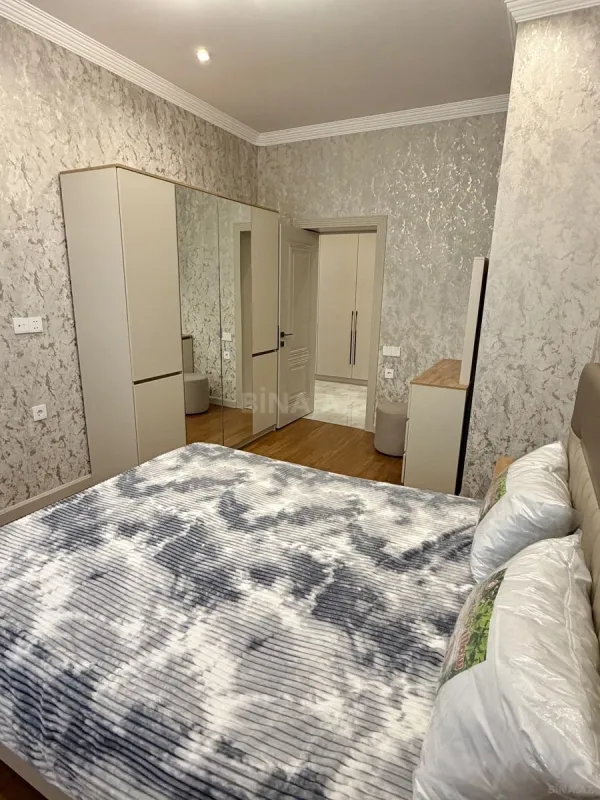 Kirayə verilir 2 otaqlı mənzil 85 m²