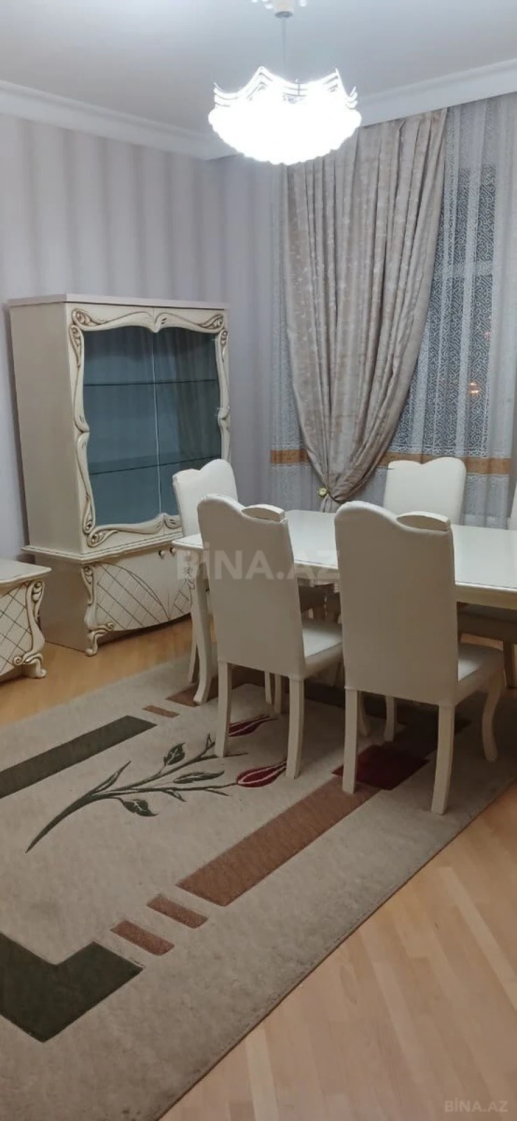 Kirayə verilir 2 otaqlı mənzil 100 m²