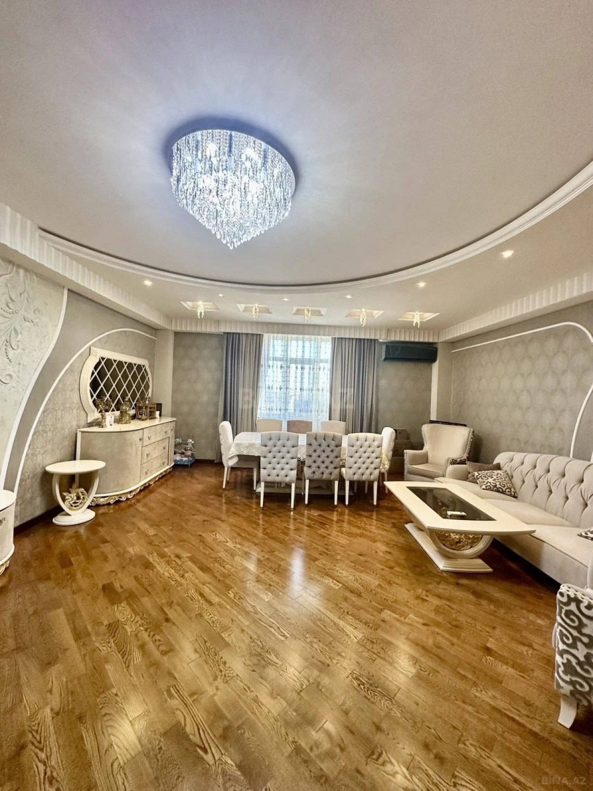 Satılır 3 otaqlı mənzil 150 m²