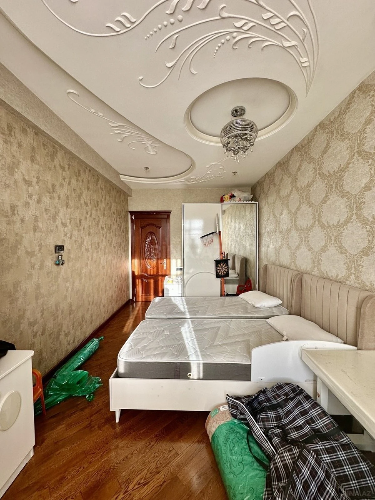 Satılır 3 otaqlı mənzil 150 m²