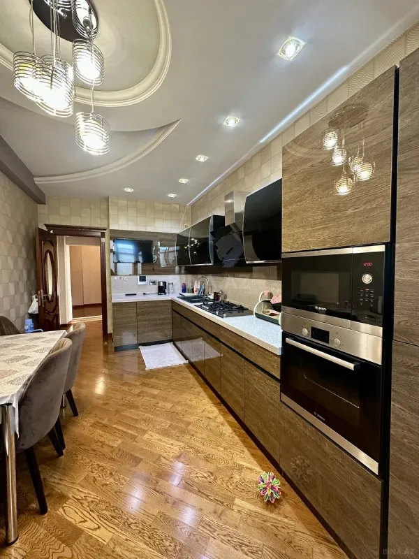 Satılır 3 otaqlı mənzil 150 m²