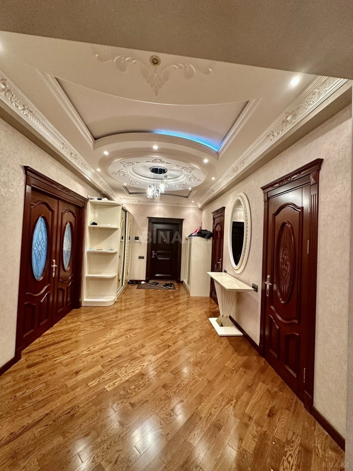 Satılır 3 otaqlı mənzil 150 m²