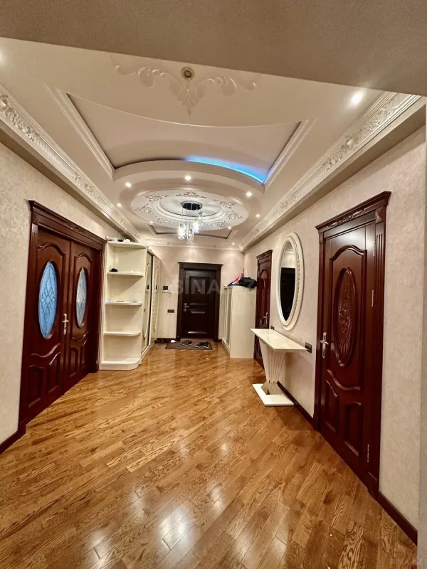 Satılır 3 otaqlı mənzil 150 m²