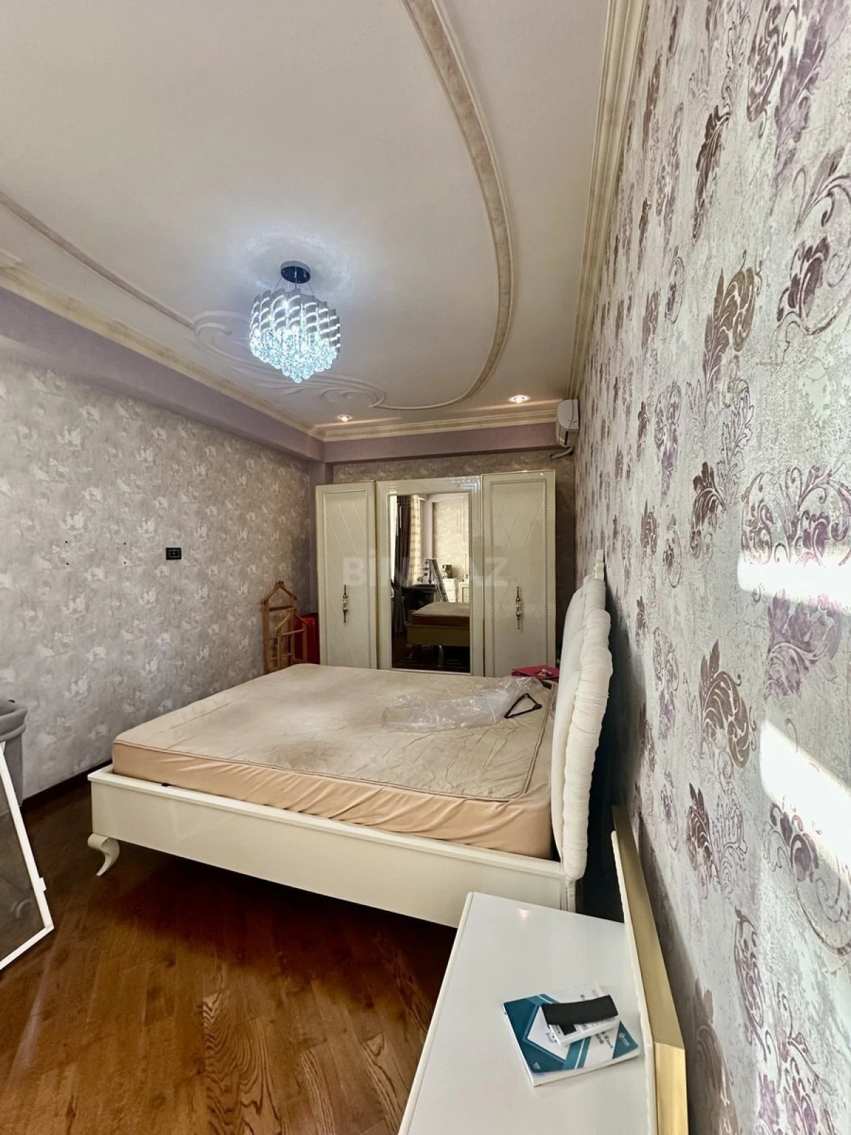 Satılır 3 otaqlı mənzil 150 m²