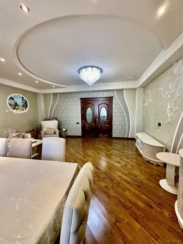Satılır 3 otaqlı mənzil 150 m²