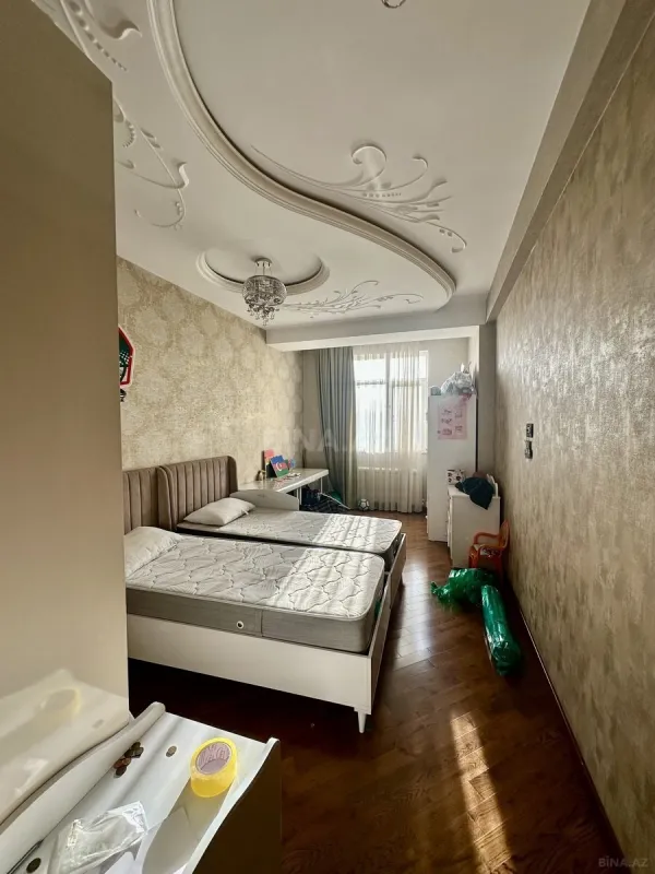 Satılır 3 otaqlı mənzil 150 m²