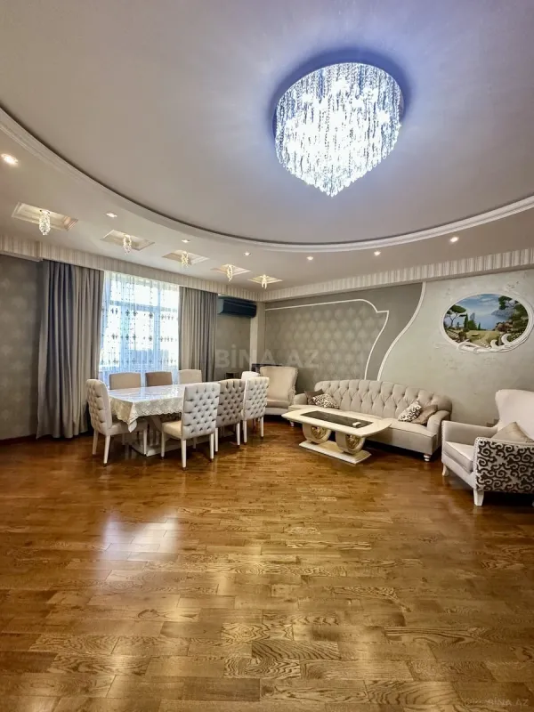 Satılır 3 otaqlı mənzil 150 m²