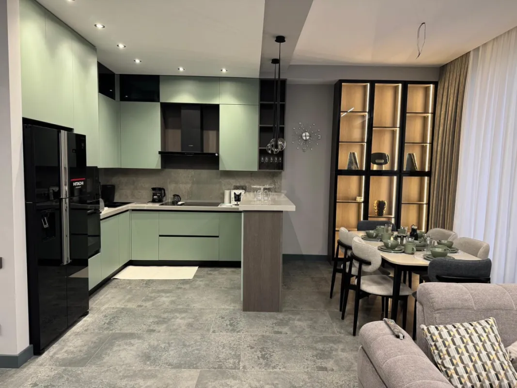 Kirayə verilir 2 otaqlı mənzil 110 m²