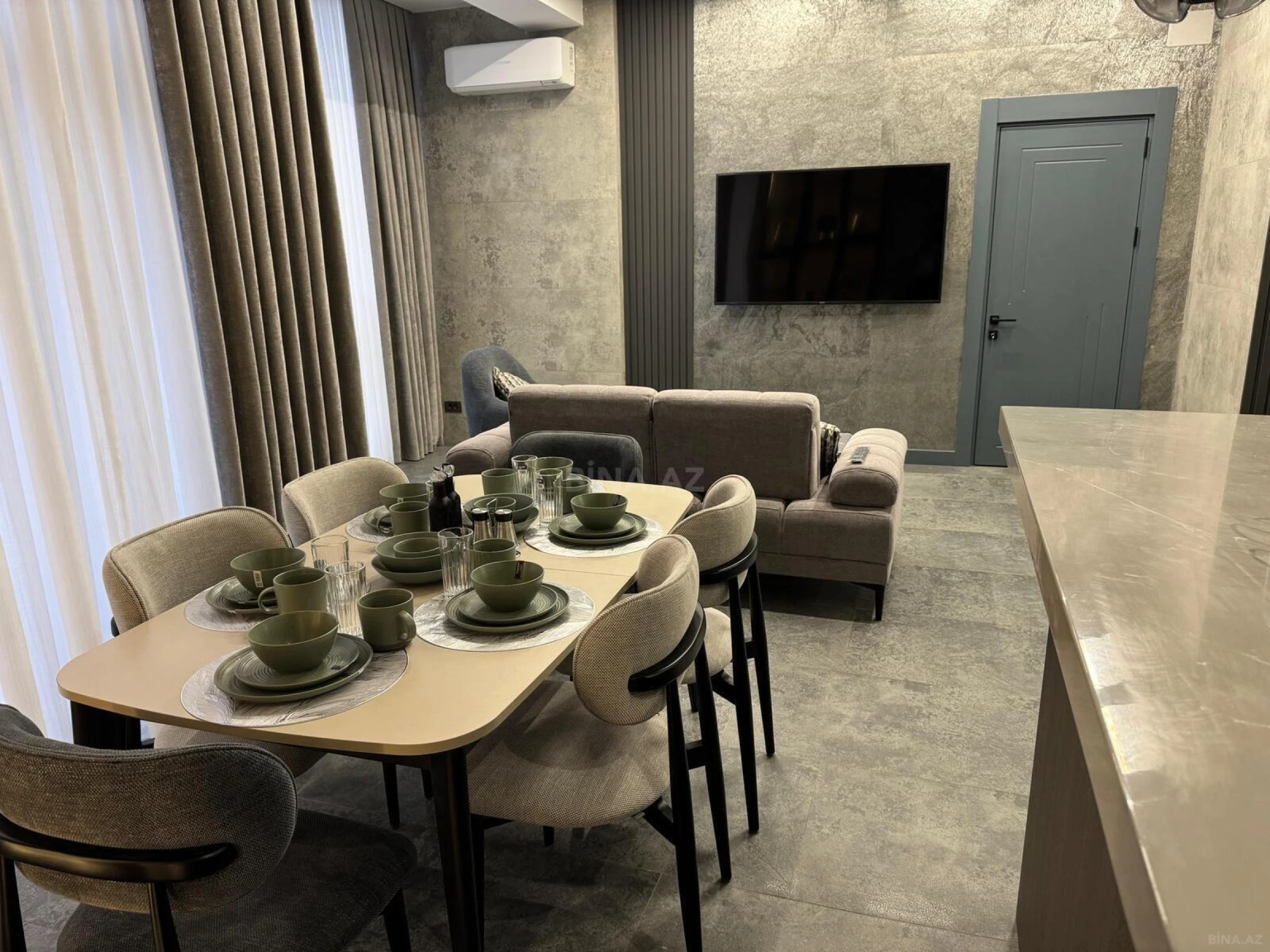 Kirayə verilir 2 otaqlı mənzil 110 m²