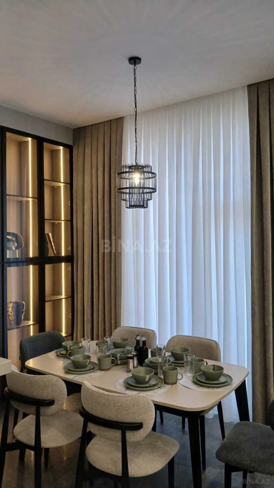 Kirayə verilir 2 otaqlı mənzil 110 m²