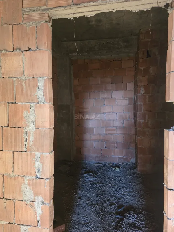 Satılır 5 otaqlı mənzil 226 m²