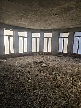 Satılır 5 otaqlı mənzil 226 m²