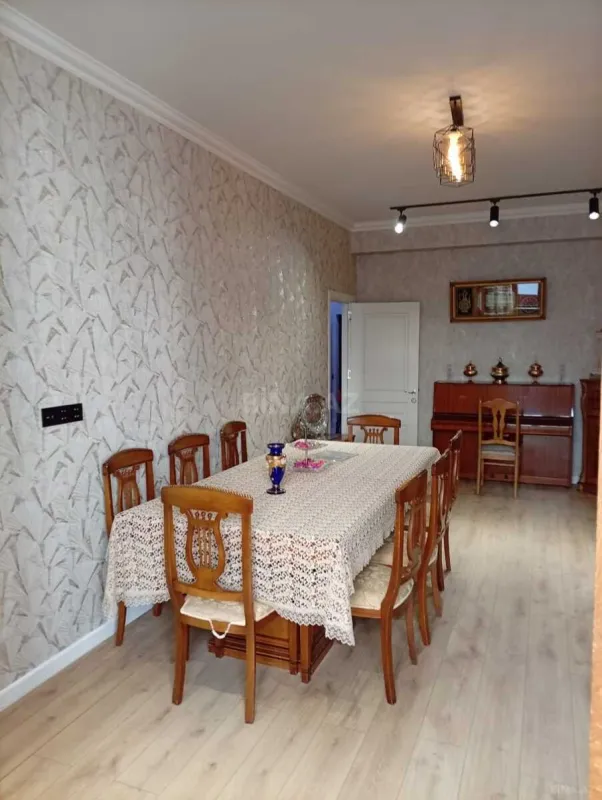 Satılır 2 otaqlı mənzil 70 m²